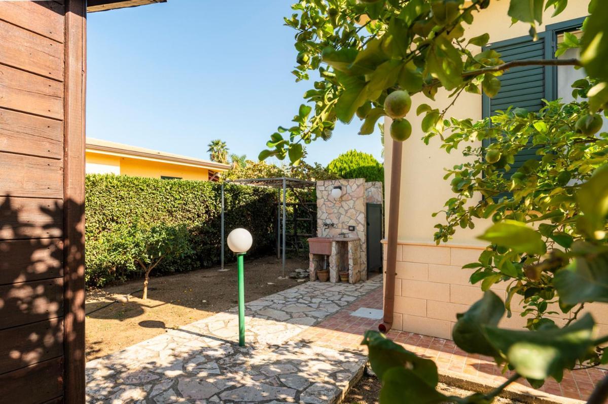 Villa Plumeria Campofelice Di Roccella Exterior foto